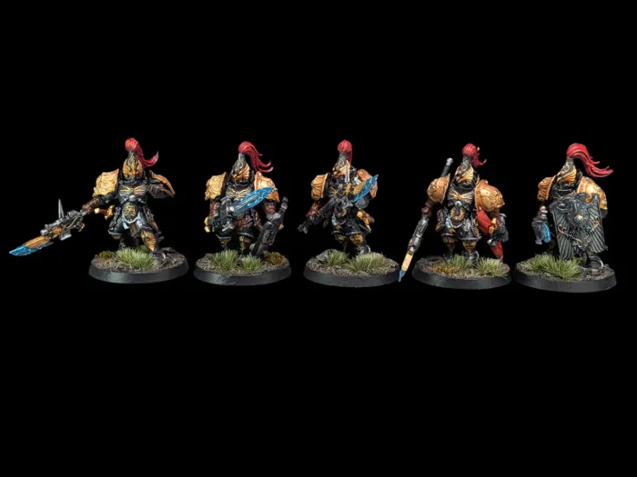 Vexilus Praetor Shadowkeepers, figurine Adeptus Custodes (Warhammer 40,000), peinte à Marseille par Pint of Paint