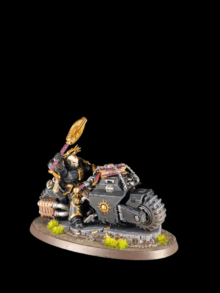 Chapelain a moto, figurine Black Templars (Warhammer 40,000), peinte à Marseille par Pint of Paint